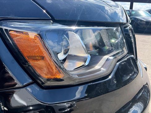 Used 2019 Jeep Grand Cherokee Altitude image 25