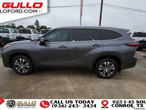 Used 2024 Toyota Highlander XLE AWD/4WD image 5