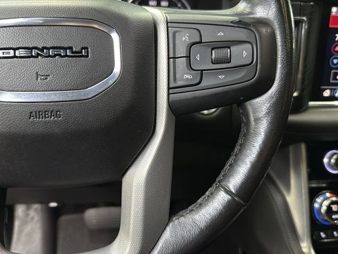 Used 2021 GMC Yukon Denali w/ Denali Premium Package image 16