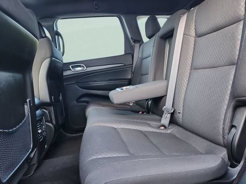 Used 2021 Jeep Grand Cherokee Laredo AWD/4WD image 22