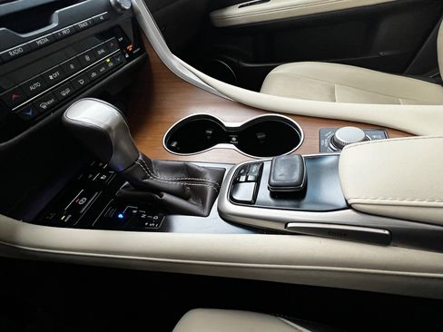 Used 2019 Lexus RX 350 FWD w/ Navigation Package image 27