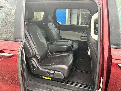 Used 2022 Kia Carnival LX FWD image 10