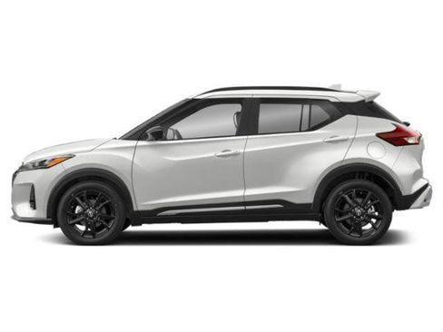 Used 2023 Nissan Kicks SR w/ SR Premium Package FWD image 8