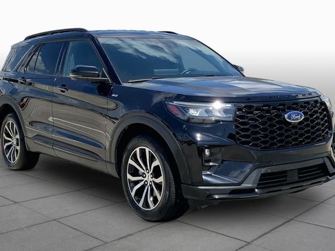 Used 2025 Ford Explorer ST-Line AWD/4WD image 3