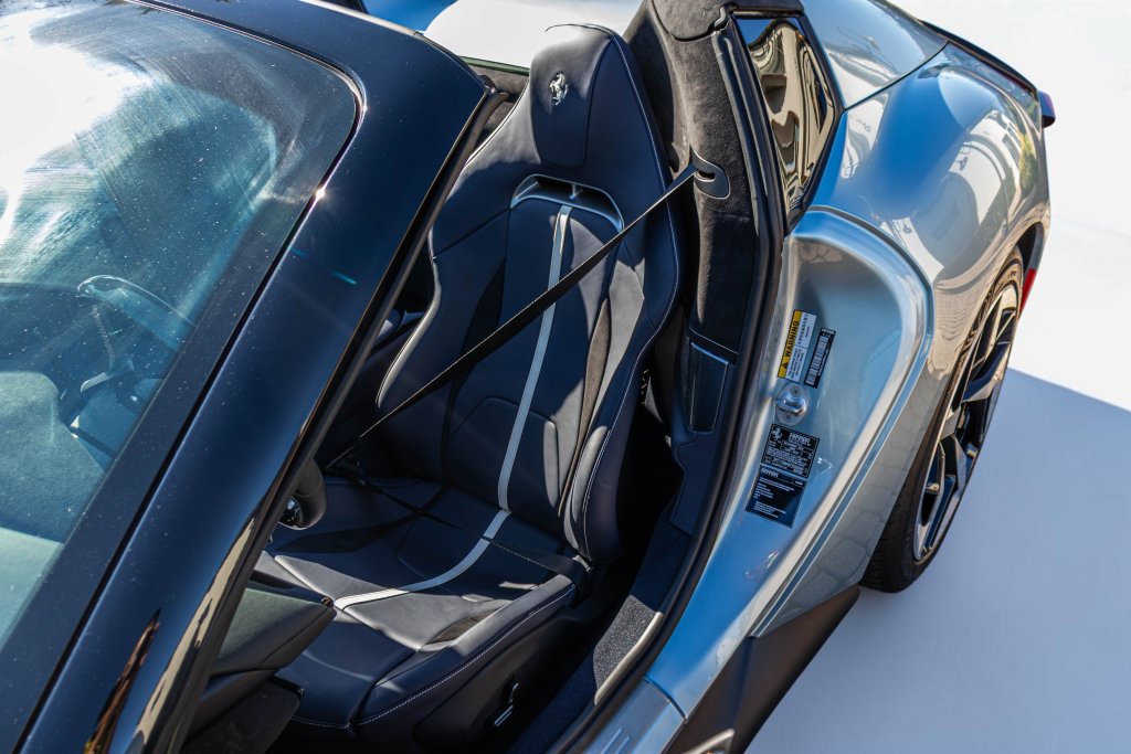 Certified 2026 Ferrari 12Cilindri Spider RWD image 6