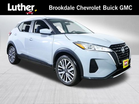 Used 2024 Nissan Kicks SV image 1