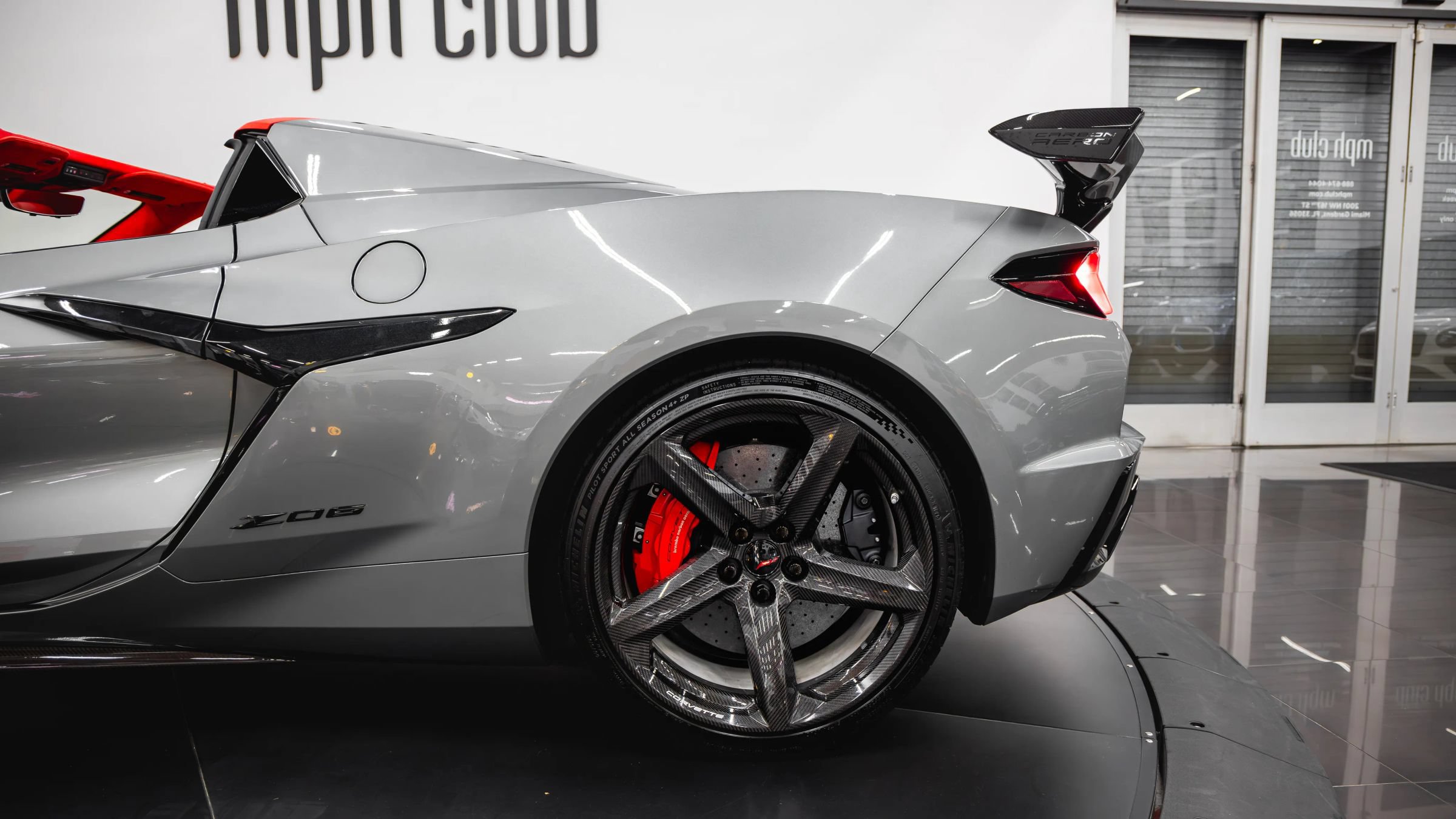 Used 2024 Chevrolet Corvette Z06 w/ Z07 Performance Package RWD image 28