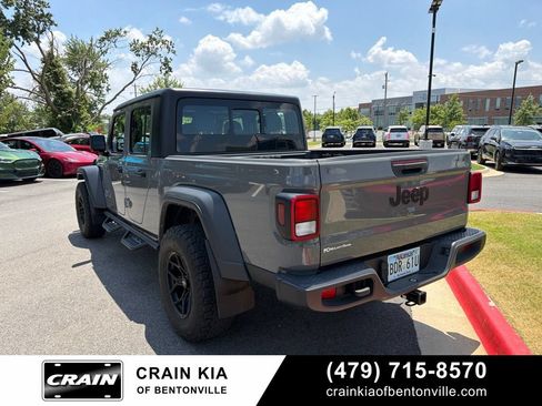 Used 2023 Jeep Gladiator Sport AWD/4WD image 4