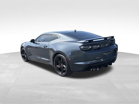 Used 2019 Chevrolet Camaro SS RWD image 5