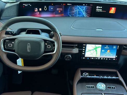 New 2025 Lincoln Navigator Reserve image 13