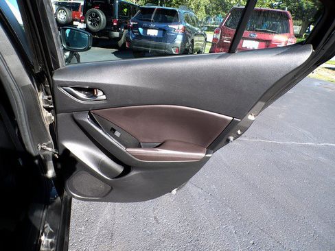 Used 2018 MAZDA MAZDA3 Touring FWD image 22