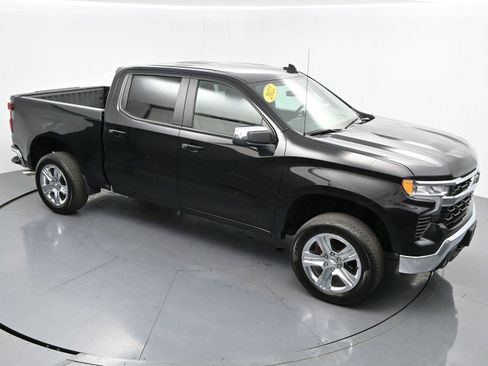Used 2022 Chevrolet Silverado 1500 LT AWD/4WD image 37