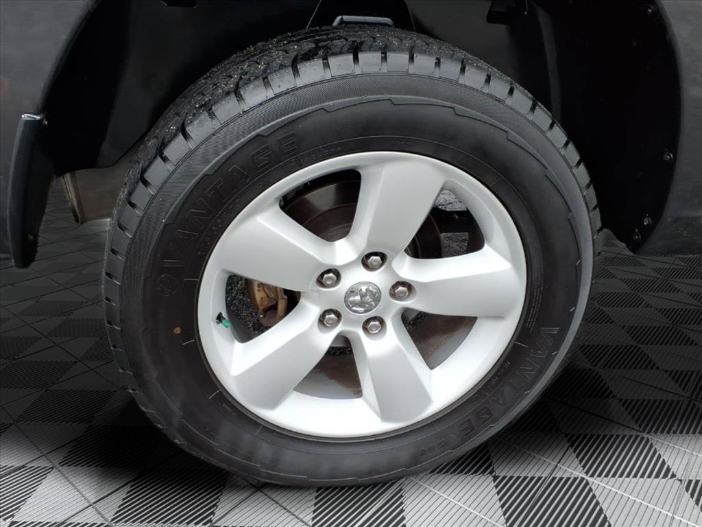 Used 2024 RAM 1500 Classic SLT AWD/4WD image 28