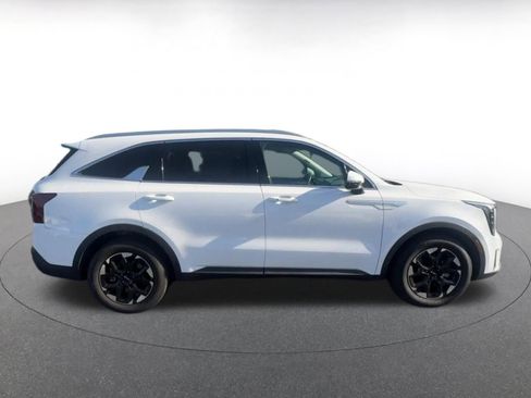 Used 2024 Kia Sorento S FWD image 16