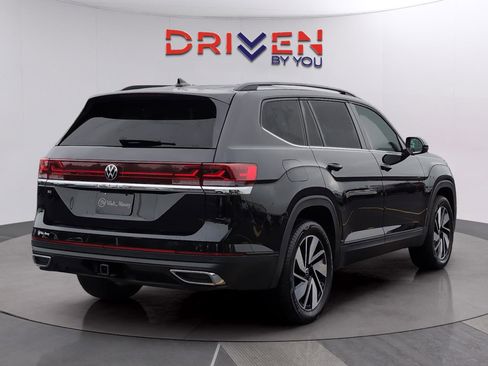 Used 2026 Volkswagen Atlas SE FWD image 5