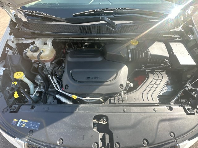 Used 2022 Chrysler Pacifica Touring-L FWD image 28