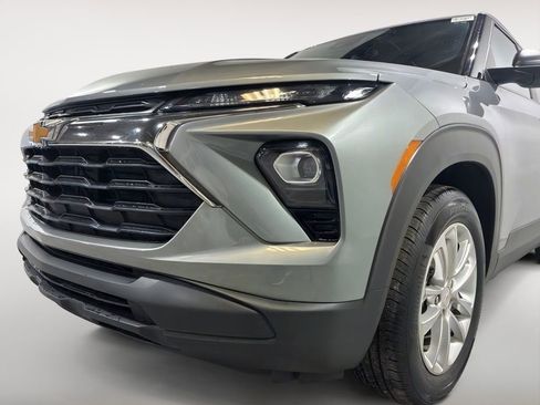 Used 2024 Chevrolet TrailBlazer LS w/ LS Convenience Package image 4