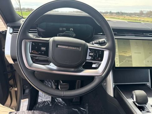 New 2025 Land Rover Range Rover SE image 11
