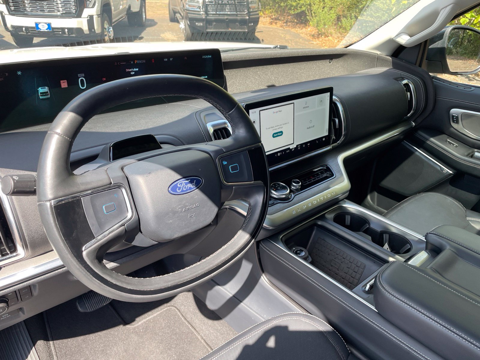 Used 2025 Ford Expedition Platinum AWD/4WD image 21