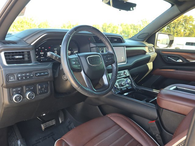 Used 2023 GMC Yukon Denali Ultimate AWD/4WD image 33