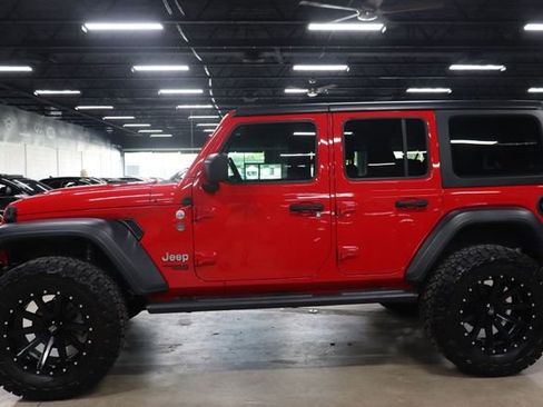 Used 2018 Jeep Wrangler Unlimited Sport S AWD/4WD image 2
