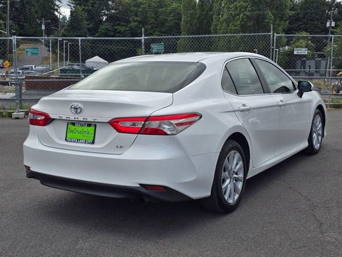 Used 2018 Toyota Camry LE FWD image 7