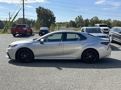 Used 2023 Toyota Camry XSE image 3