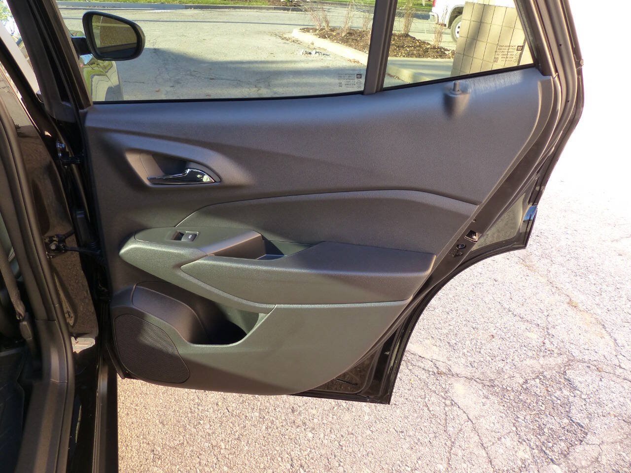 Used 2026 Chevrolet Trax RS w/ Sunroof Package FWD image 44