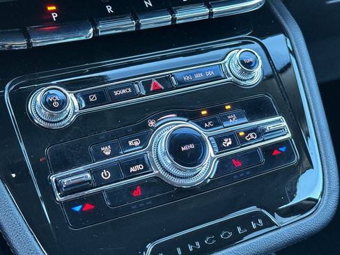 Certified 2022 Lincoln Corsair FWD image 19