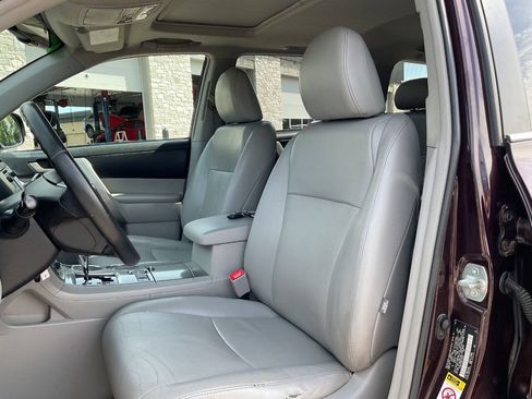 Used 2013 Toyota Highlander SE AWD/4WD image 15
