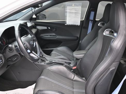 Used 2022 Hyundai Veloster N image 16