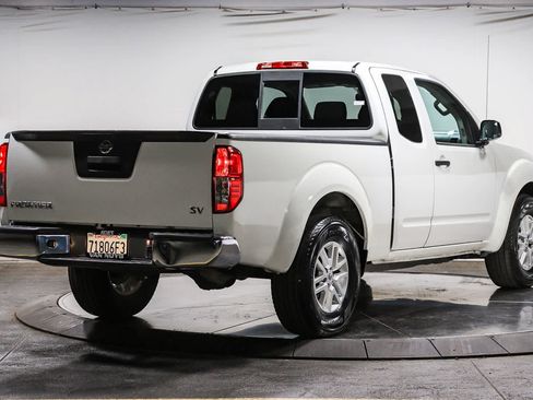 Used 2021 Nissan Frontier SV RWD image 4