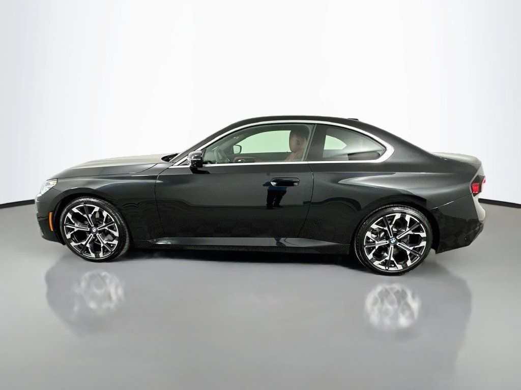Used 2025 BMW 230i Coupe w/ M Sport Package RWD image 8