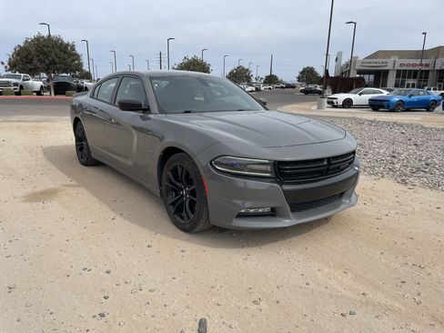 Used 2017 Dodge Charger R/T w/ Driver Confidence Group RWD image 7