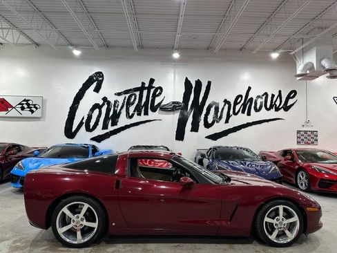 Used 2006 Chevrolet Corvette Coupe w/ Preferred Equipment Group RWD image 31