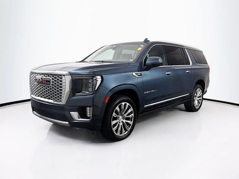 Used 2021 GMC Yukon XL Denali w/ Denali Premium Package AWD/4WD image 3