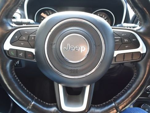 Used 2018 Jeep Compass Latitude w/ Cold Weather Group AWD/4WD image 5