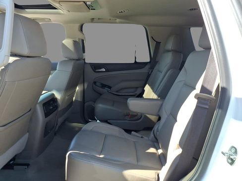 Used 2018 GMC Yukon SLT w/ Premium Edition image 5