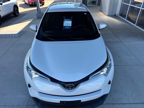 Used 2018 Toyota C-HR XLE FWD image 12