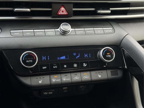 Used 2023 Hyundai Elantra Limited image 5