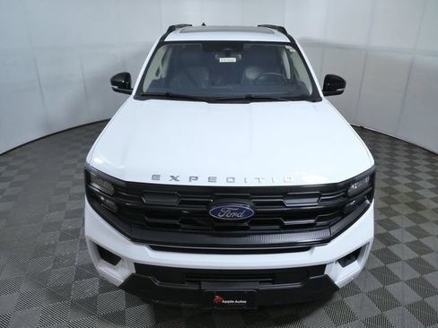 Certified 2025 Ford Expedition Max Active AWD/4WD image 3