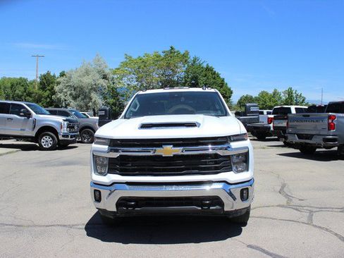 Used 2024 Chevrolet Silverado 3500 LT w/ Convenience Package AWD/4WD image 8