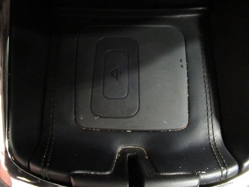 Used 2017 Toyota Avalon Limited image 32