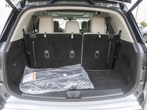 Certified 2024 Nissan Pathfinder SL w/ SL Premium Package image 24