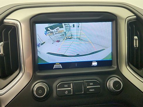 Used 2022 Chevrolet Silverado 2500 LT w/ Convenience Package image 21