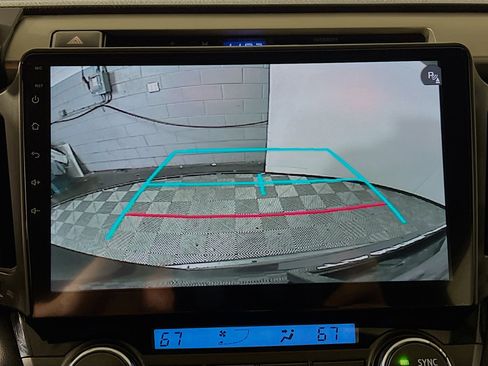 Used 2015 Toyota RAV4 Limited image 28