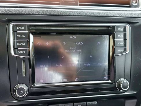 Used 2017 Volkswagen Jetta SE FWD image 22