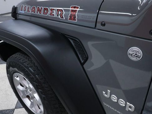 Used 2021 Jeep Wrangler Sport AWD/4WD image 32