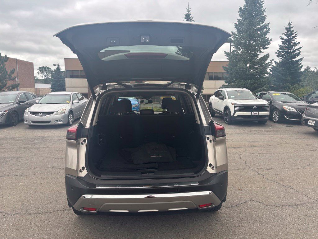 Used 2021 Nissan Rogue Platinum AWD/4WD image 7