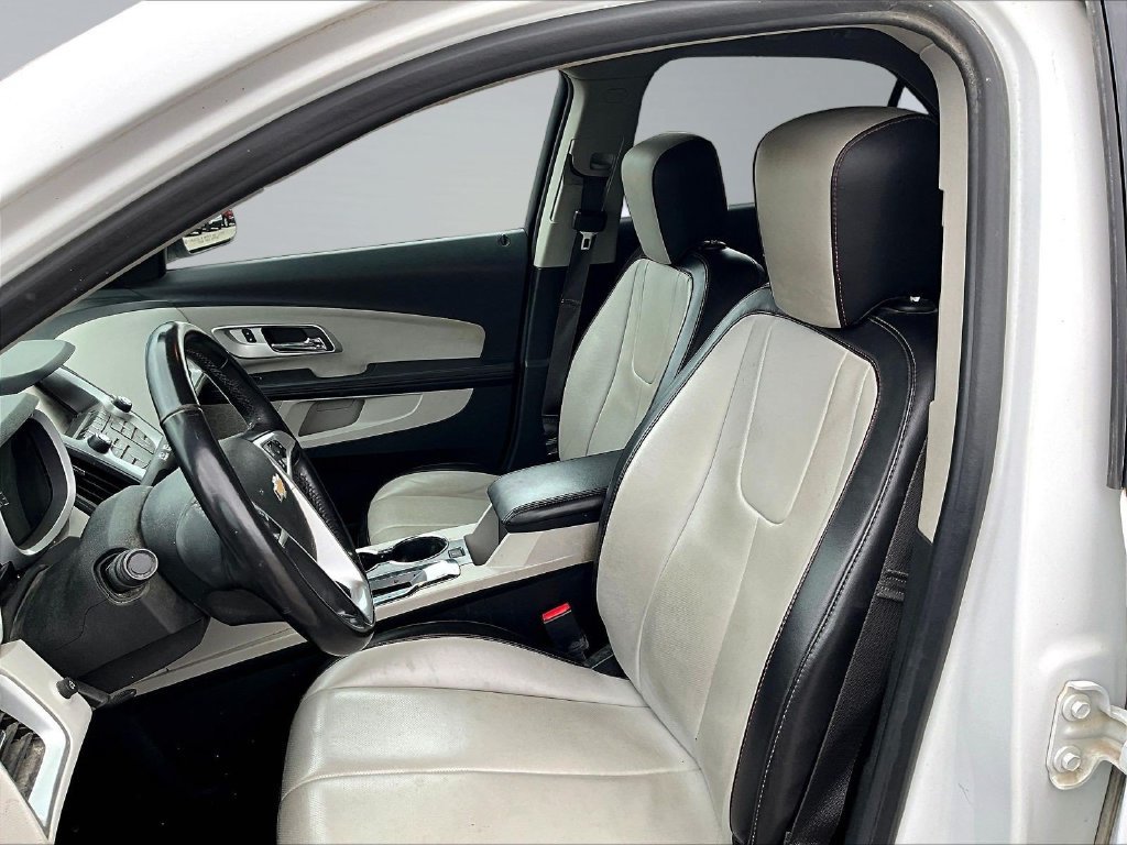 Used 2016 Chevrolet Equinox LTZ w/ Enhanced Convenience Package AWD/4WD image 16